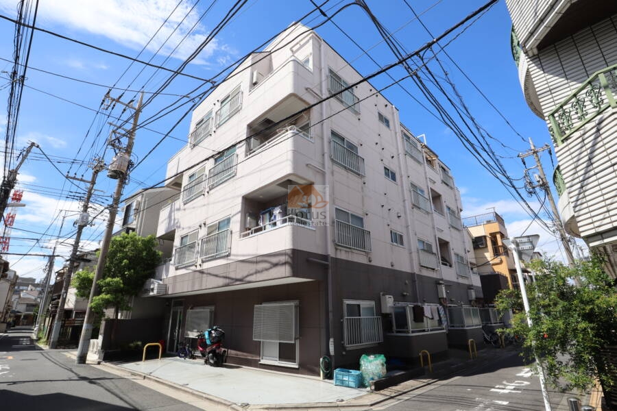 ハイツグリーン千住外観1｜ハイツグリーン千住は平成３年築、５階建のマンションです。周辺は閑静な住宅地です。日比谷線他「北千住」駅が徒歩圏内です。