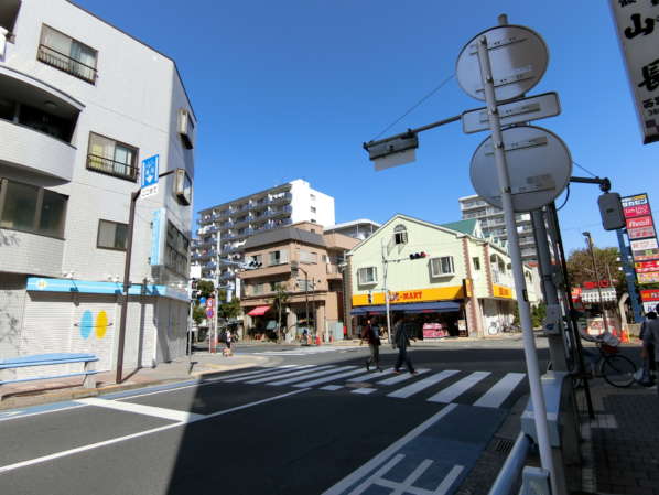 コンドミニアム葛西アプローチ5｜バス通りの突き当りは右です。ＡＢＣマートが目印です。