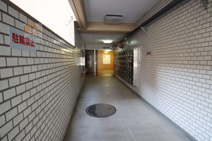 東陽町コーポラス共用部2｜エントランスです。