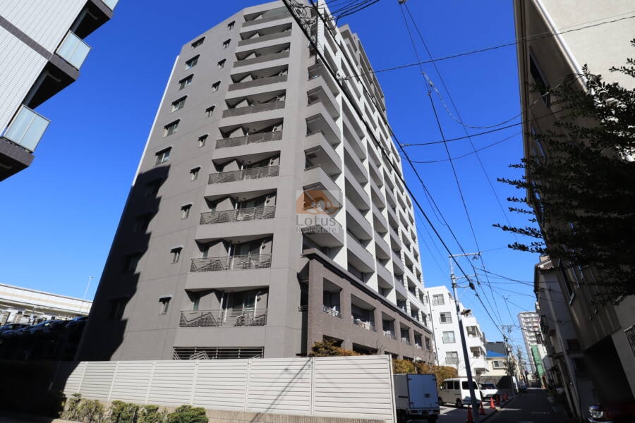 クレストフォルム東大島外観1｜クレストフォルム東大島は平成２０年築、１４階建ての大規模マンションです。