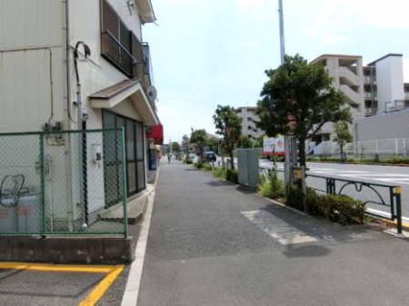 青井駅3｜整備された街路を進みます。