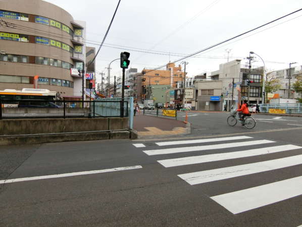 方南町コーポビアネーズアプローチ3｜３Ａ出口から出ますと環七通りを渡ります。