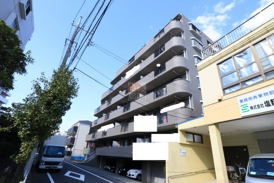 アークステージ蓮根外観1｜近くにはショッピングモールがあり日常生活には困りません。