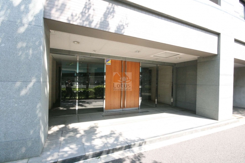アルカンシェル高井戸2｜環八通りに面しています。