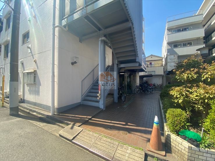 ユニーブル錦糸町エントランス3｜エントランスアプローチです。