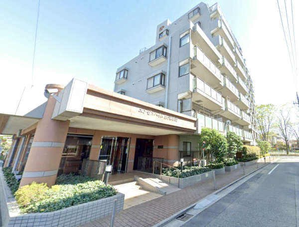 エンゼルハイム竹の塚駅前外観４｜竹ノ塚駅東口から徒歩５分圏内です。コンビニ、スーパーも近く生活しやすい立地です。