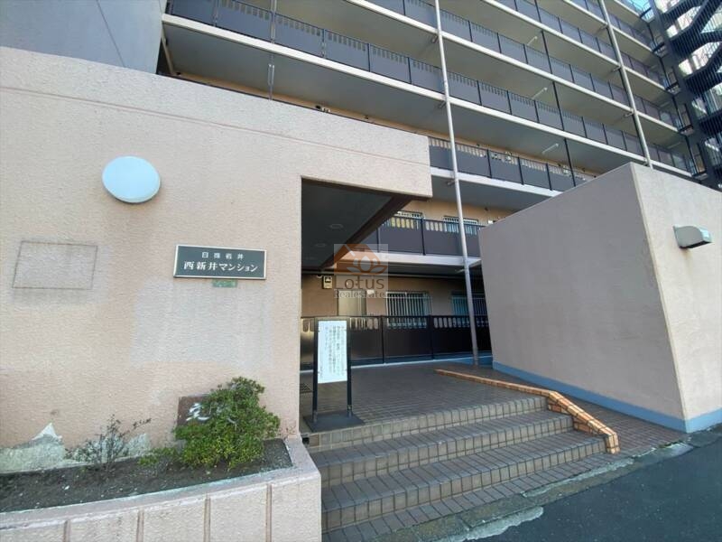 日商岩井西新井マンションエントランス１