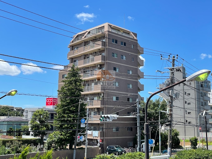 モナーク浜田山外観５｜モナーク浜田山は井之頭通り沿いの9階建てのマンションです。