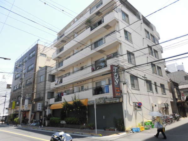 CIMG3622｜ＧＳハイム浅草は６階建てマンションです。千束通りから徒歩１分、ひさご通り商店街まで徒歩２分の立地です。