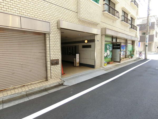 中銀上野小島マンシオン外観共用部1｜エントランスです。