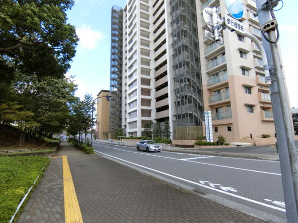 東大島ハイライズアプローチ6｜整備された街路が続きます。番所橋通りと言います。