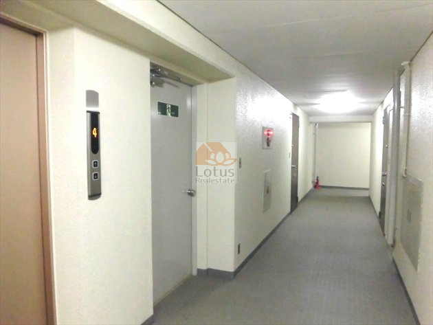 タック中台_共用部1｜シンプルで清潔感のある空間が整っています。