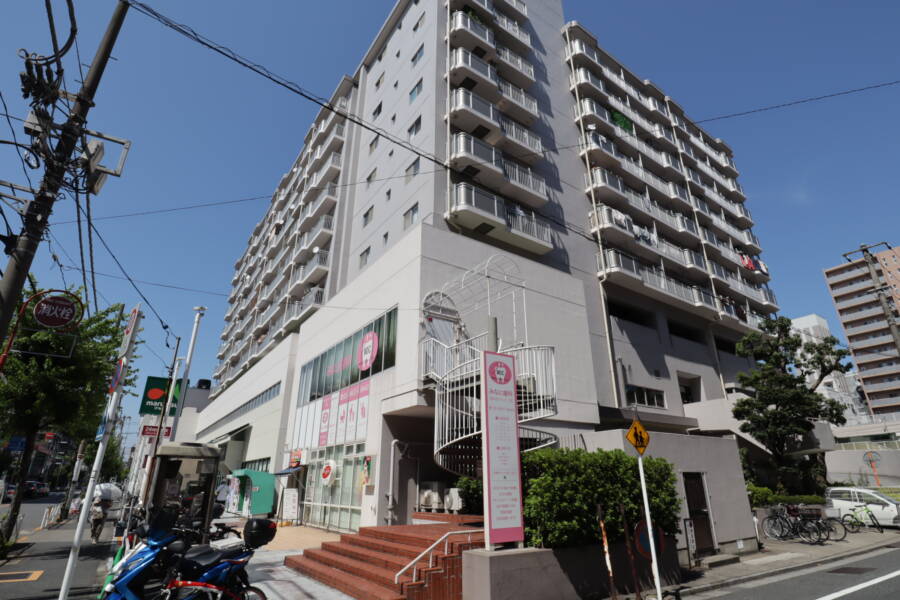 ライオンズマンション錦糸町第２外観1｜マンションは昭和55年築の10階建てで、JR錦糸町駅から徒歩10分圏内です。