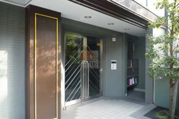 エヴァーグリーン錦糸町エントランス｜エントランスはオートロック付きで安心です。