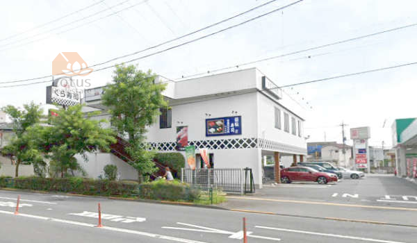 グリーンパーク第５綾瀬-くら寿司足立青井｜徒歩２分に回転寿司チェーン店、くら寿司　足立青井店があります。コスパがよくて人気です。