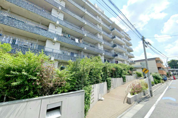西荻コーポ外観６｜耐震改修と同時にバリアフリー工事もやっているとのことです。
