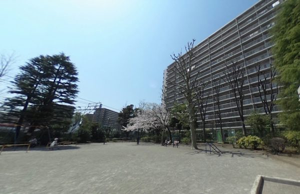 北千住パークファミリア外観５｜北千住パークファミリアの東南側には「足立区立千住東町公園」があります。