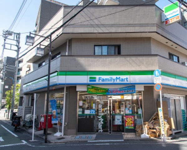 ファミリーマート 四谷若葉店600