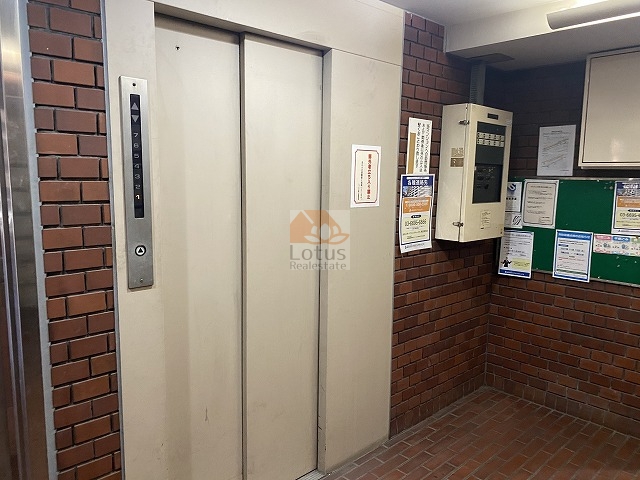 シャンブル幡ヶ谷エレベーター
