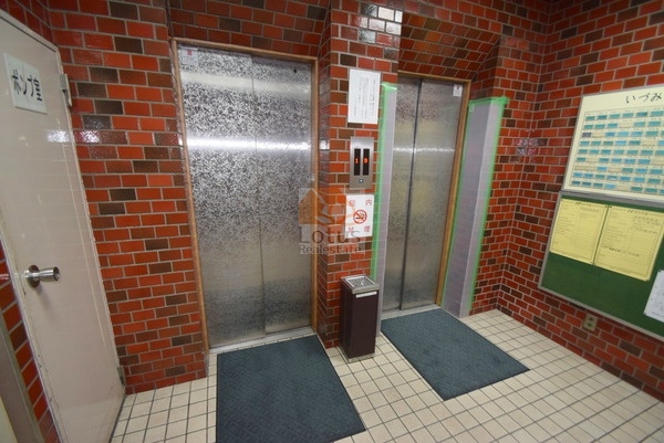 いづみハイツ茅場町 (5)｜エレベーターは2基あります。