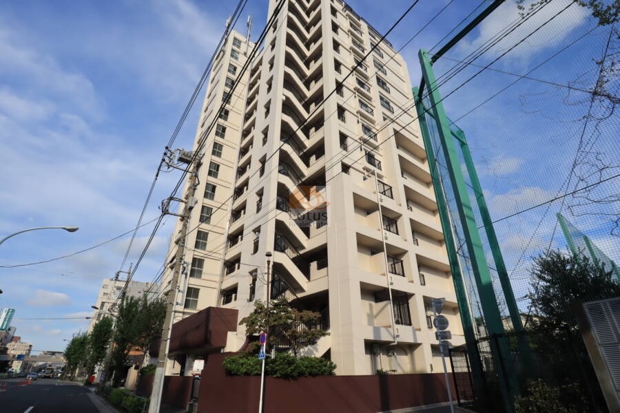 桜台コーポ外観1｜桜台コーポは、昭和45年築、14階建てのマンションです。