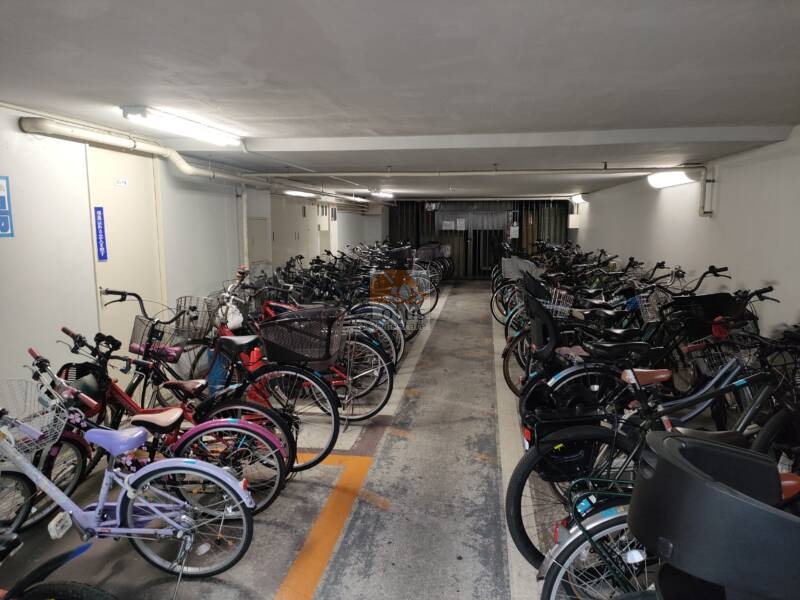 錦糸町第２ローヤルコーポ共用部4｜駐輪場もあります。