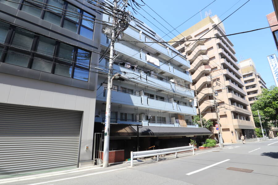 サンハイツ亀戸外観1｜サンハイツ亀戸は昭和54年築、9階建てのマンションです。