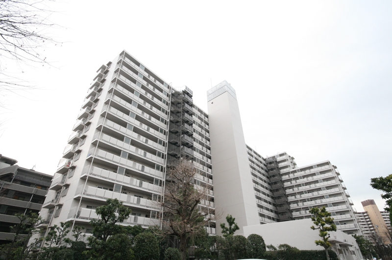 北千住パークファミリア外観｜北千住パークファミリアは昭和56年築、14階建てのマンションです。