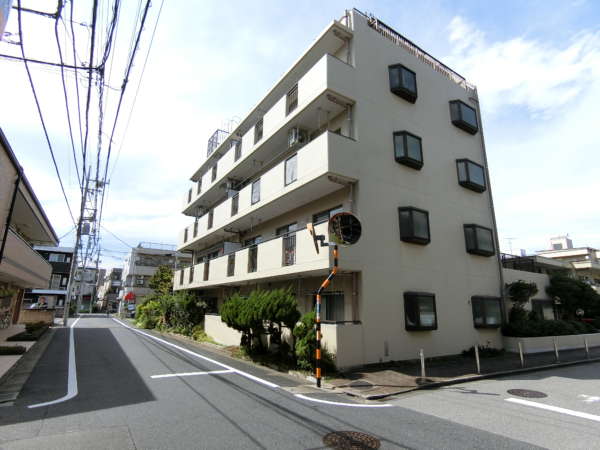 グリーンパーク西保木間外観共用部1｜南西側からの外観です。