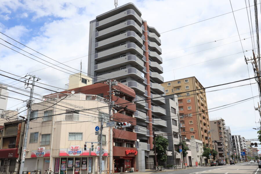 ダイアパレス本所外観1｜都営浅草線「本所吾妻橋」駅、大江戸線「蔵前」駅が利用できます。