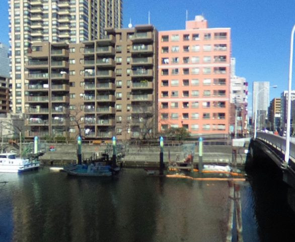月島マンション外観１｜運河に面しています。