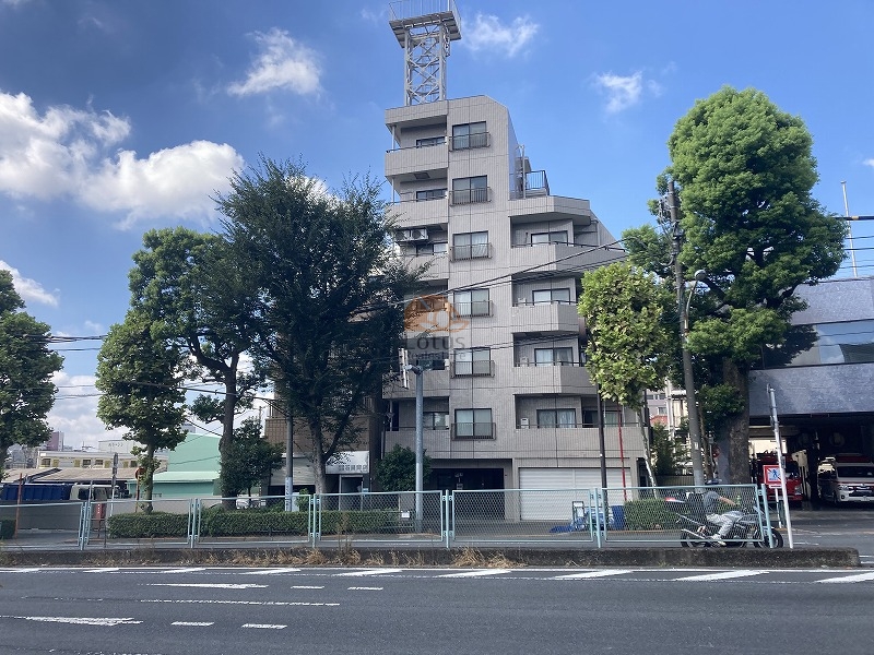 コスモ方南町は昭和62年築、7階建てのマンションです。