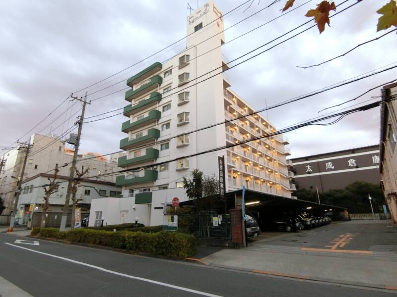 トーア千住マンション外観５｜トーア千住マンションは昭和56年築、８階建てのマンションです。