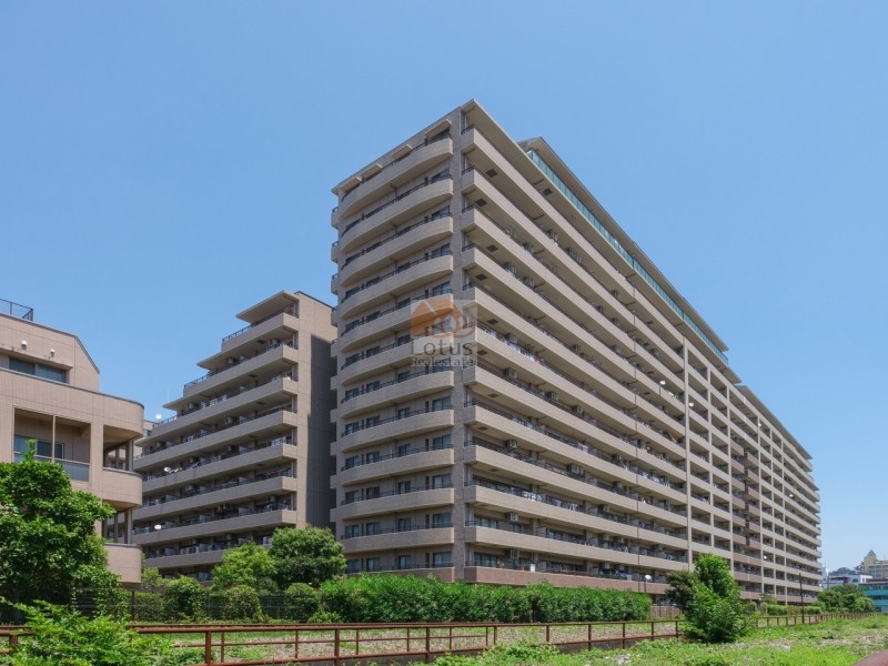 クリオレジダンス東京外観２｜クリオレジダンス東京は平成12年築、14階建てのマンションです。