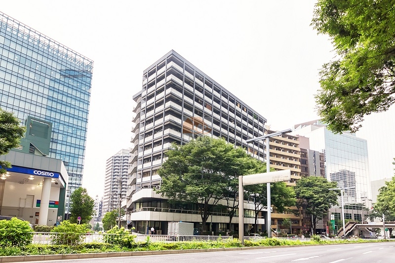 ストークマンション新宿 (4)｜ストークマンション新宿は公園通りに面した12階建てのマンションです。