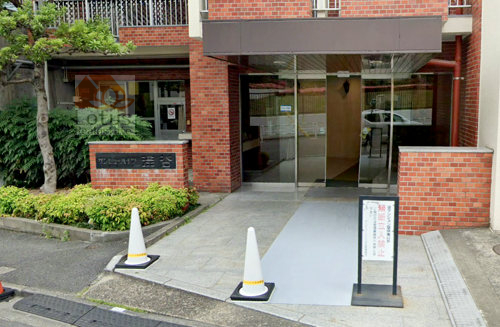 サンビューハイツ渋谷エントランス１｜エントランスです。オートロック完備で安心です。