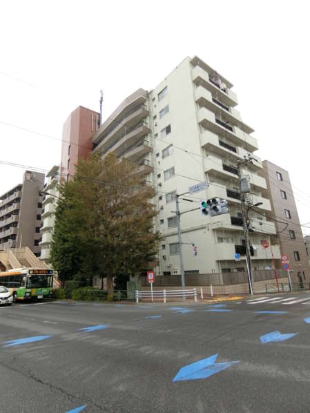 高円寺第２ダイヤモンドマンション3｜第２高円寺ダイヤモンドマンションは環状七号線と大久保通りの交差する角地にあるマンションです。視認性の高さは良好です。