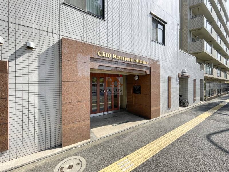 クリオ武蔵関壱番館のエントランス
