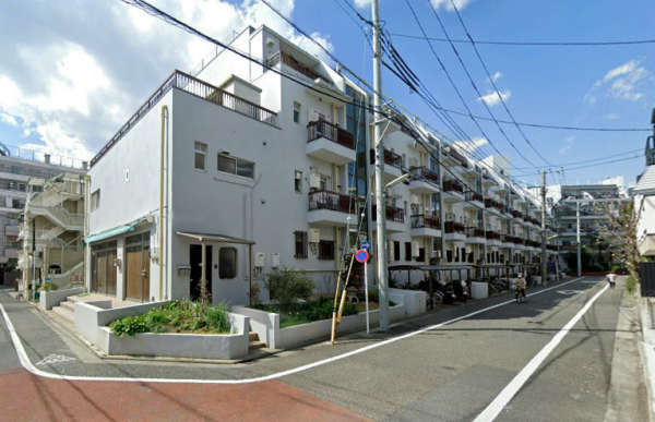 四谷軒第５経堂シティコーポ外観２｜四谷軒第５経堂シティコーポは昭和４９年築、５階建てのマンションです。エレベーターはありません。