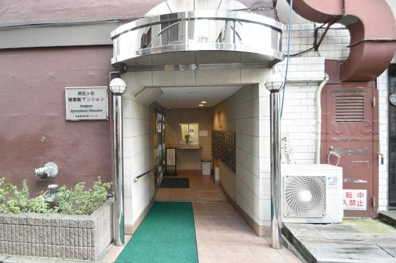 阿佐ヶ谷陵雲閣マンションエントランス１｜エントランスです。