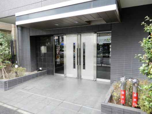 ヴェルステージ南千住エントランス｜エントランスはオートロック完備で安心です。