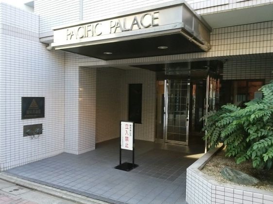 パシフィックパレス堀切菖蒲園エントランス１｜「堀切菖蒲園」駅から近くて便利です。
