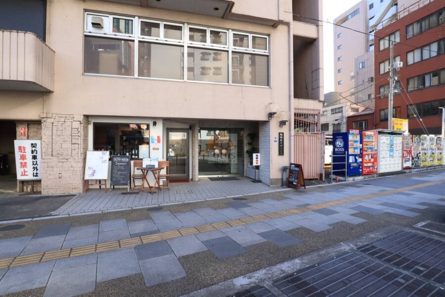 駒形茜日伸ハイツエントランス2｜浅草通り沿いです。
