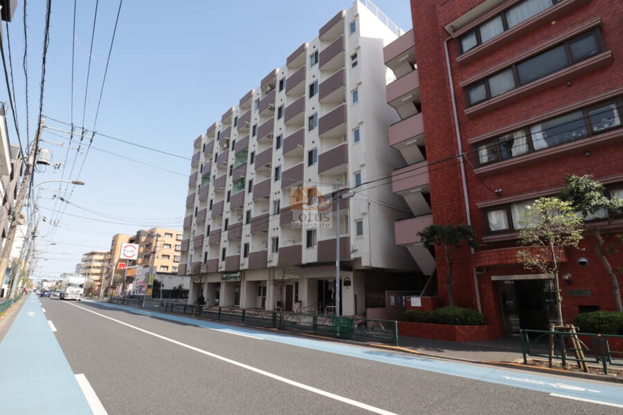 武蔵関ハイツ外観1｜武蔵関ハイツは昭和50年築、7階建てのマンションです。