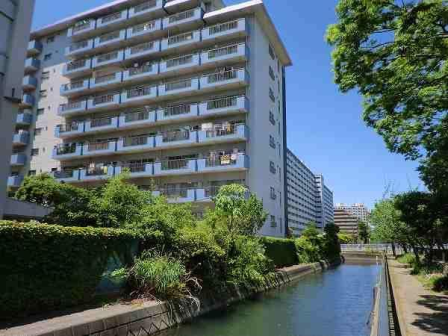 南砂キャピタルコータース 2｜南砂キャピタルコータースは１１階建てのマンションです。水と緑の仙台堀川公園に隣接しています。
