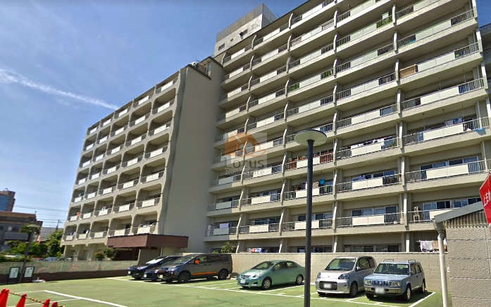 日商岩井方南町マンション (6)｜日商岩井方南町マンションは、昭和46年築・11階建ての大規模レジデンスです。環七通りから少し奥に入った住宅街の中にあり、都心ながらも静かな空気に包まれています。