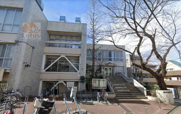 高円寺図書館｜「高円寺図書館」まで徒歩３分です。環七通りから少し入ったところにあります。
