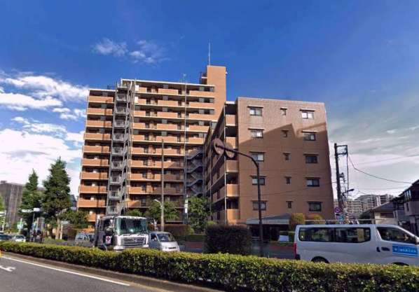 ライオンズマンション大泉学園第７外観３｜ライオンズマンション大泉学園第７は平成１１年築の１２階建てです。大泉インターの近くです。
