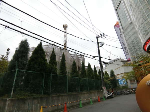 ライオンズマンション浅草三社6｜マンションの所在は、かの有名な「浅草花屋敷」のちょうど裏手にあたります。たのしそうです。