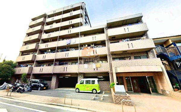 レーベンハイム西新井外観２｜レーベンハイム西新井は平成10年築、8階建てのマンションです。